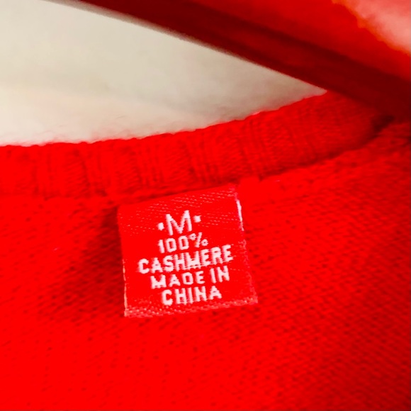 Beautiful Cashmere V-neck (Small) - Picture 3 of 10